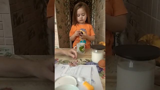 Элиза играет с карточкой!!! Elisa play is cards!!! смотреть онлайн