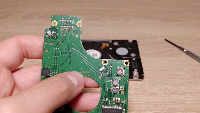 How to Recover a Broken Hard Drive that NOT DETECTED 2023 смотреть онлайн