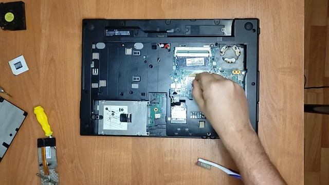 Апгрейд ноутбука HP 625. Замена процессора. Увеличение оперативной памяти смотреть онлайн