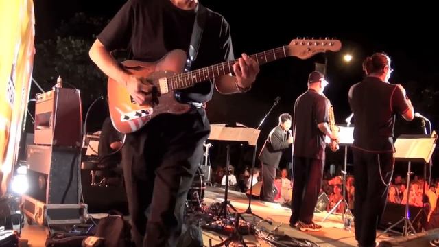 Robert Shinoda, Nueva Vida and Friends - Do I Do смотреть онлайн