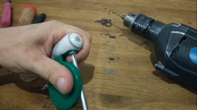 Уникальная блеснилка с секретом своими руками - как сделать зимнюю удочку с тубусом под приманки смотреть онлайн