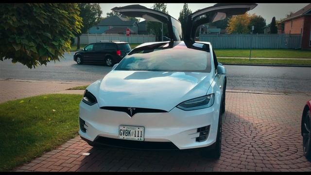 Кто танцует лучше меня? Моя машина танцует лучше меня. Model X смотреть онлайн