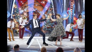 Алексей Воробьев и Марина Девятова - "Песня про зайцев" Голубой огонек 2018