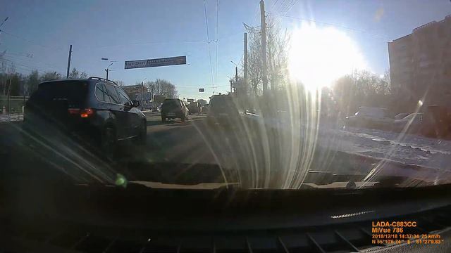 Видеорегистратор запись на MIO MiVue 786 Солнце в харю а я шпарю смотреть онлайн