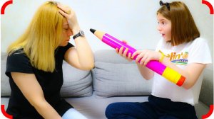 Отвлекаю маму!