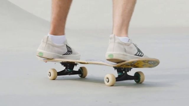 Как делать Backside 180 Kickflip. Обучение от Саши Тушева | Footwork Skate смотреть онлайн