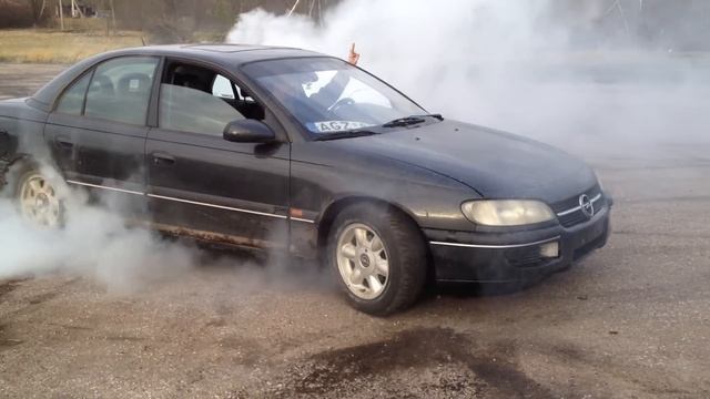 Opel omega 2.5 v6 DRIFT HD ! смотреть онлайн