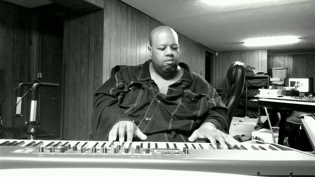 Testing the new Rhodes sample ... "Peg" (Steely Dan) performed by Darius Witherspoon (10/19/20) смотреть онлайн