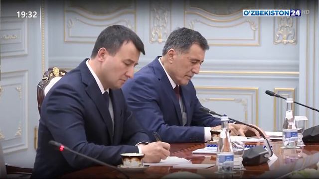 Президент обсудил с Премьер-министром Грузии пути расширения практического сотрудничества смотреть онлайн