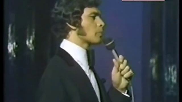 Engelbert Humperdinck sings a Medley of Hits смотреть онлайн