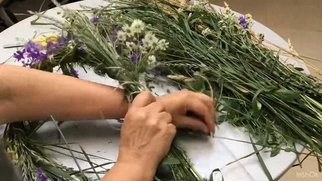 Венок из трав и полевых цветов. смотреть онлайн