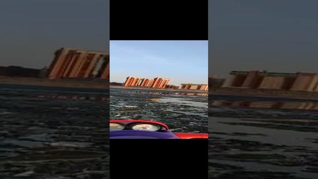 Гидроцикл по льду... смотреть онлайн