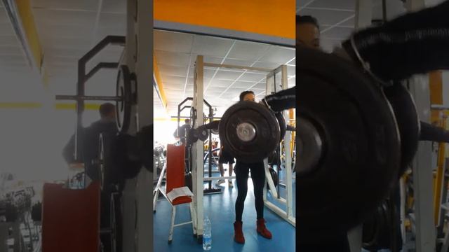 Упр.26 Отведение рук с гантелями стоя (вид спереди) / Alzate laterali смотреть онлайн