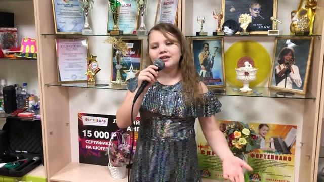 Музыка А. Ермолова, слова А. Белявской "Я нарисую новый мир", исполняет Быкова Полина, 10 лет. смотреть онлайн