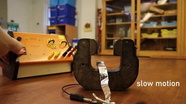 The Motor Effect - Physics Experiment смотреть онлайн