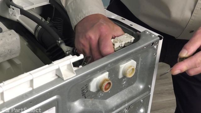 Bosch Washer Repair – How to Replace the Cold Water Inlet Valve (Bosch # 00422244) смотреть онлайн