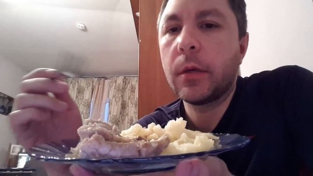 ASMR EATING SOUNDS. ЖАРЕНАЯ РЫБА И ЖАРЕНАЯ КАРТОШКА. ОБЖОР.