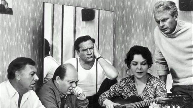 Марш из к/ф "Белорусский вокзал", муз. Булат Окуджава смотреть онлайн