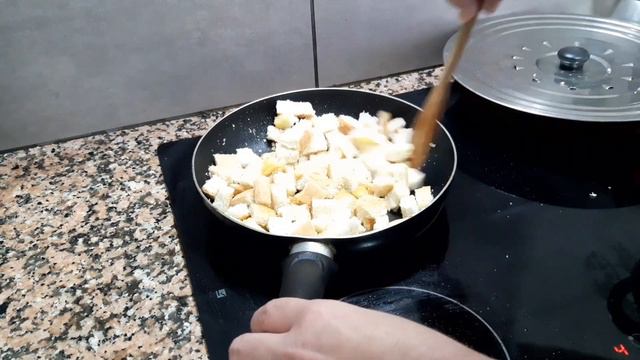 Crotón de pan casero sin horno para ensaladas sopas snacks смотреть онлайн
