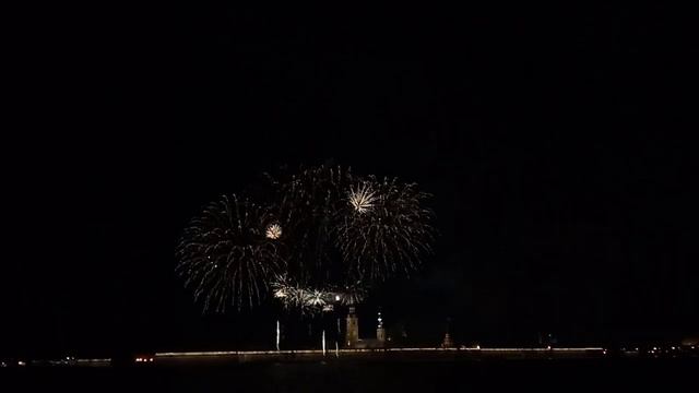 Новогодний салют 2020 в Санкт-Петербурге