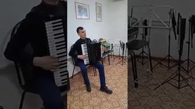 Гляжу в озера синие, аккордеон смотреть онлайн