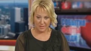 Невероятно заразительный смех ведущей новостей))))))))