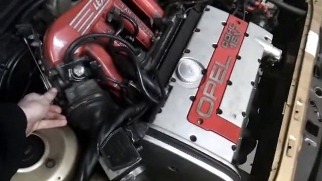 Opel 2l 16V C20XE in Opel Kadett D '83 смотреть онлайн