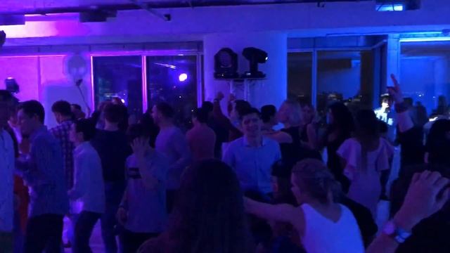 Ведущий на корпоратив в Москве, Санкт Петербурге компании Yota Илья Сорокин смотреть онлайн