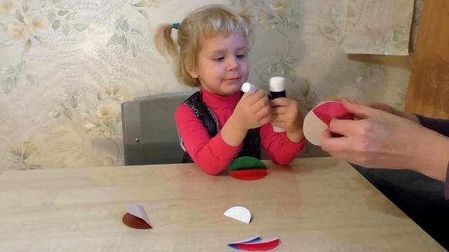 Шары. Елочные игрушки из цветной бумаги на новый год 2022. Поделки для детей 3, 4, 5 лет смотреть онлайн