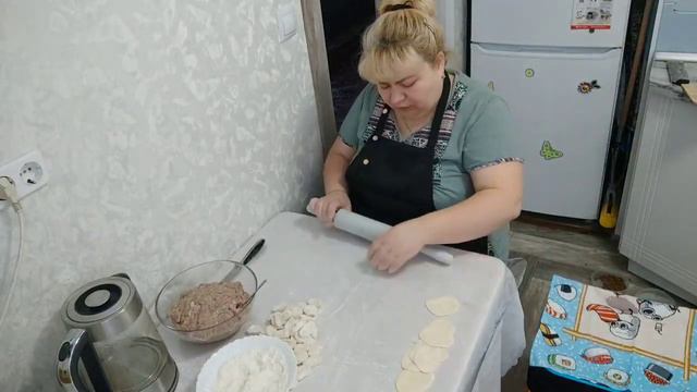 📌Новость для ВАС🧑🍳Готовлю ДОМАШНИЕ пельмеШки🤩Влог На КУХНЕ смотреть онлайн