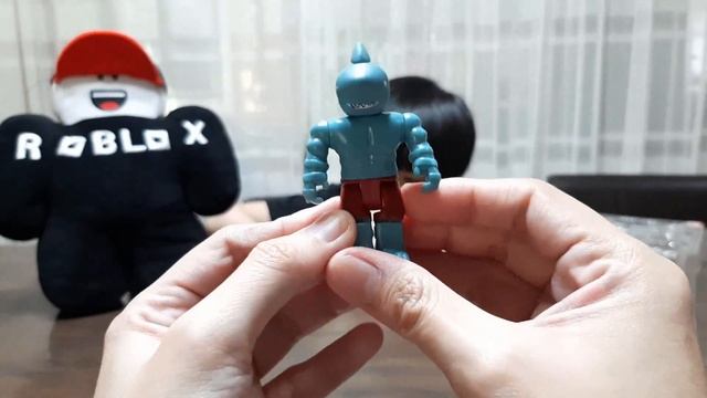ROBLOX A Pirate's Tale Shark People Figure Pack Toys Unboxing Roblox Minifigure Toy Collection смотреть онлайн