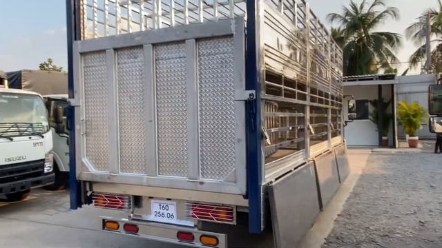 Báo giá xe tải Hyundai EX8 GTL. Thùng chở heo. 6 tấn chuyên dùng смотреть онлайн