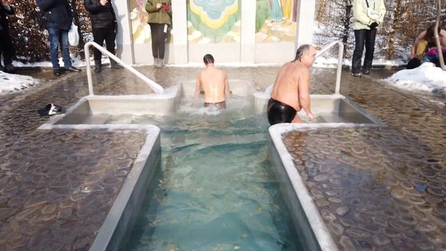 -15C Прогулка утром в Саржин Яр на Крещение и Крещенские купания 2021   Прогулки Харьков 4K 60fps