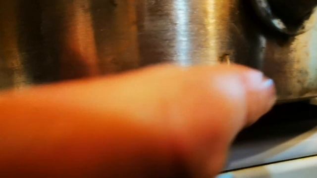 Luxstahl ПРОГНИЛ Ржавеет за 1 год, потекла кастрюля!! НЕ БЕРИТЕ ЭТО ГАВНО! смотреть онлайн