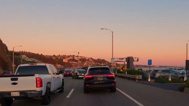 Driving Malibu to Santa Monica at Sunset Los Angeles California | Relaxing Immersive Cinematic смотреть онлайн