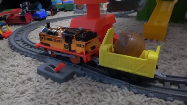 World's Biggest Thomas the Train Track Build смотреть онлайн