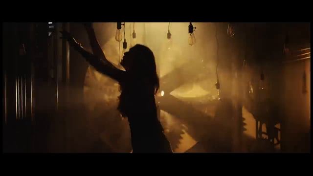 Lindsey Stirling - Shatter Me Ft. Lzzy Hale (Official Music Video)