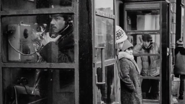В СТИЛЕ ДИСКО... (Питер времён "перестройки" - 1980-90-х гг. - фото чб) смотреть онлайн