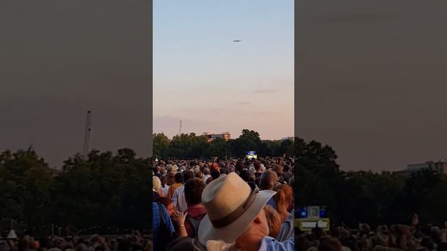 Eric Clapton -Tears in Heaven- Live in London смотреть онлайн