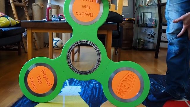 World´s Largest Real 3d-Printed Fidget Spinner! (no cheating or clickbait!) смотреть онлайн
