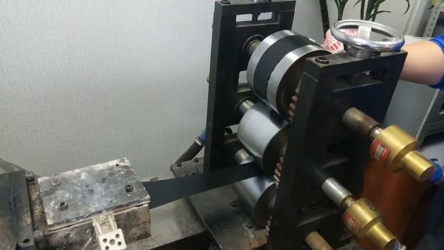 Лабораторный плоскощелевой экструдер для полимеров JYP-300