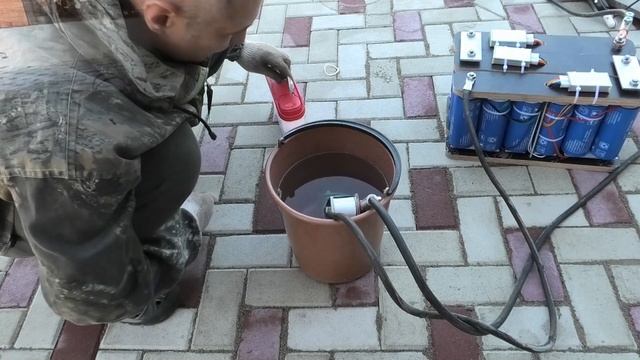 Электричество в тайге или иных ситуациях нашей жизни. Варим металл. Эксперимент с литий-татанатом. смотреть онлайн