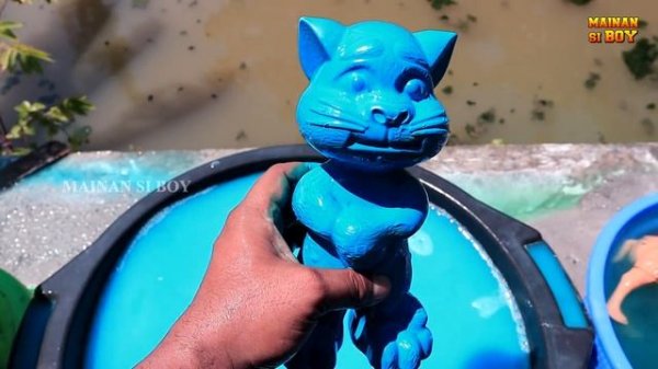 Membersihkan hewan sapi, bebek, angsa, ayam, onta, kucing, kingkong, t-rex, kepiting, badak, animal