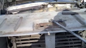 Как открыть капот Волги