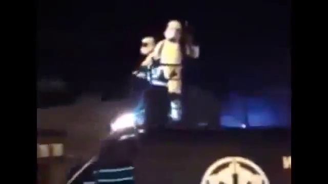 Дарт Вейдер ударился головой об дорожный знак смотреть онлайн