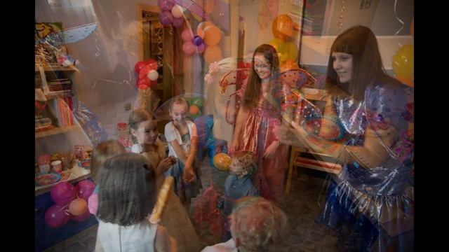 Видеоролик из фотографий с Дня рождения ребенка. Монтаж видео. смотреть онлайн