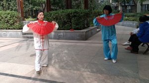 Китайская гимнастика Тайцзицюань с веером "28 форм" (太极扇28式）Tai Chi Fan 28 form