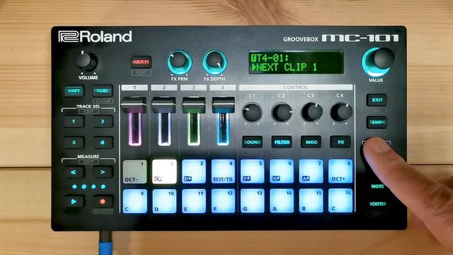 Roland MC-101 does Moby - Go смотреть онлайн