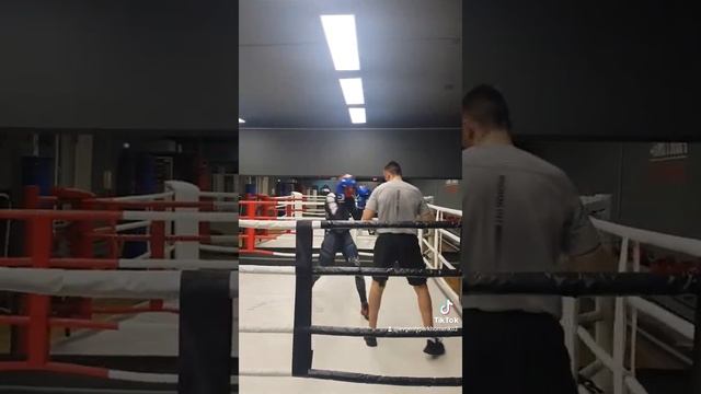 Красивые моменты боя. #бокс #кикбоксинг #тайскийбокс #тренер #тренировка #НСК #Новосибирск смотреть онлайн