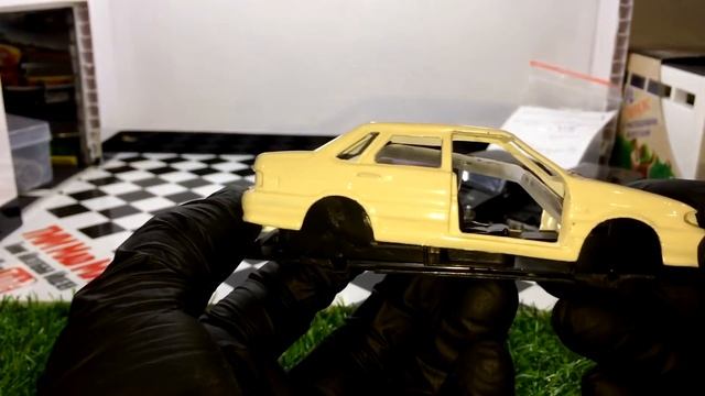 Распаковка посылки с БУ масштабными моделями машин